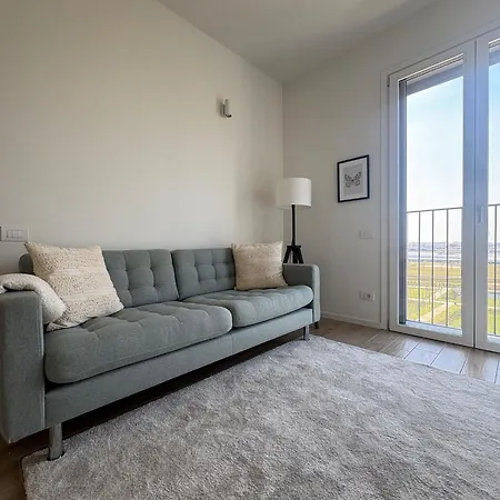 Panorama - Luminous With Private Garage Apartment *